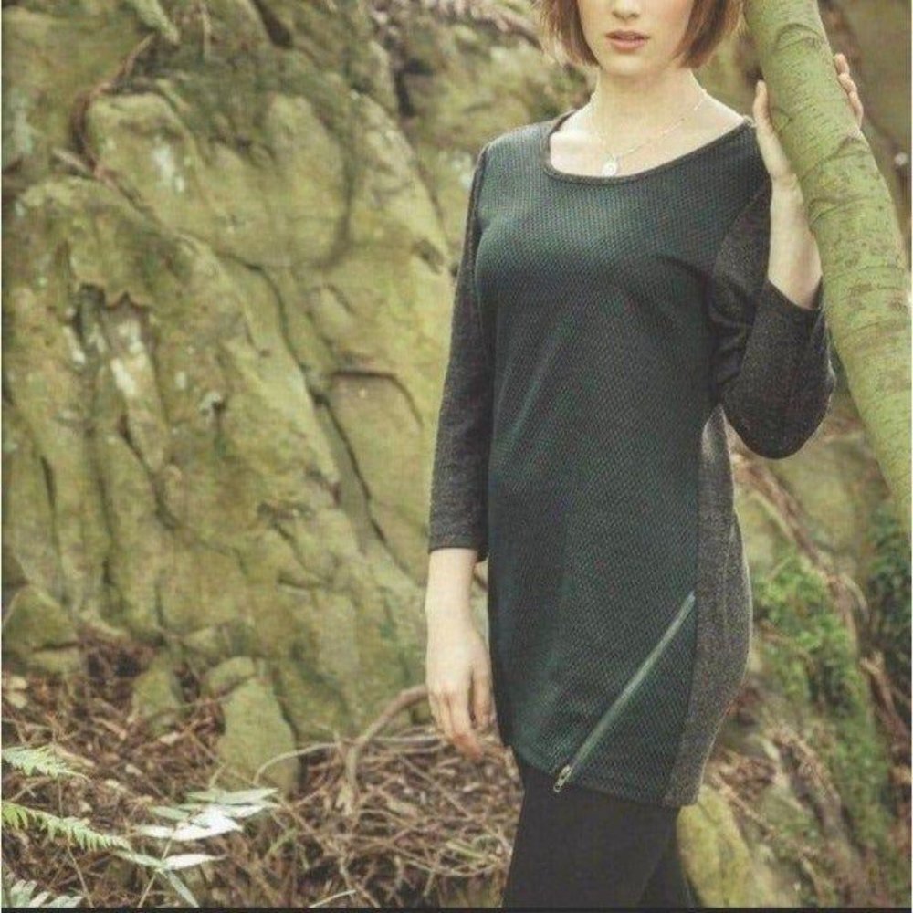 PAPILLON Textured Knit Dress Navy Size S - Picture 2 of 12